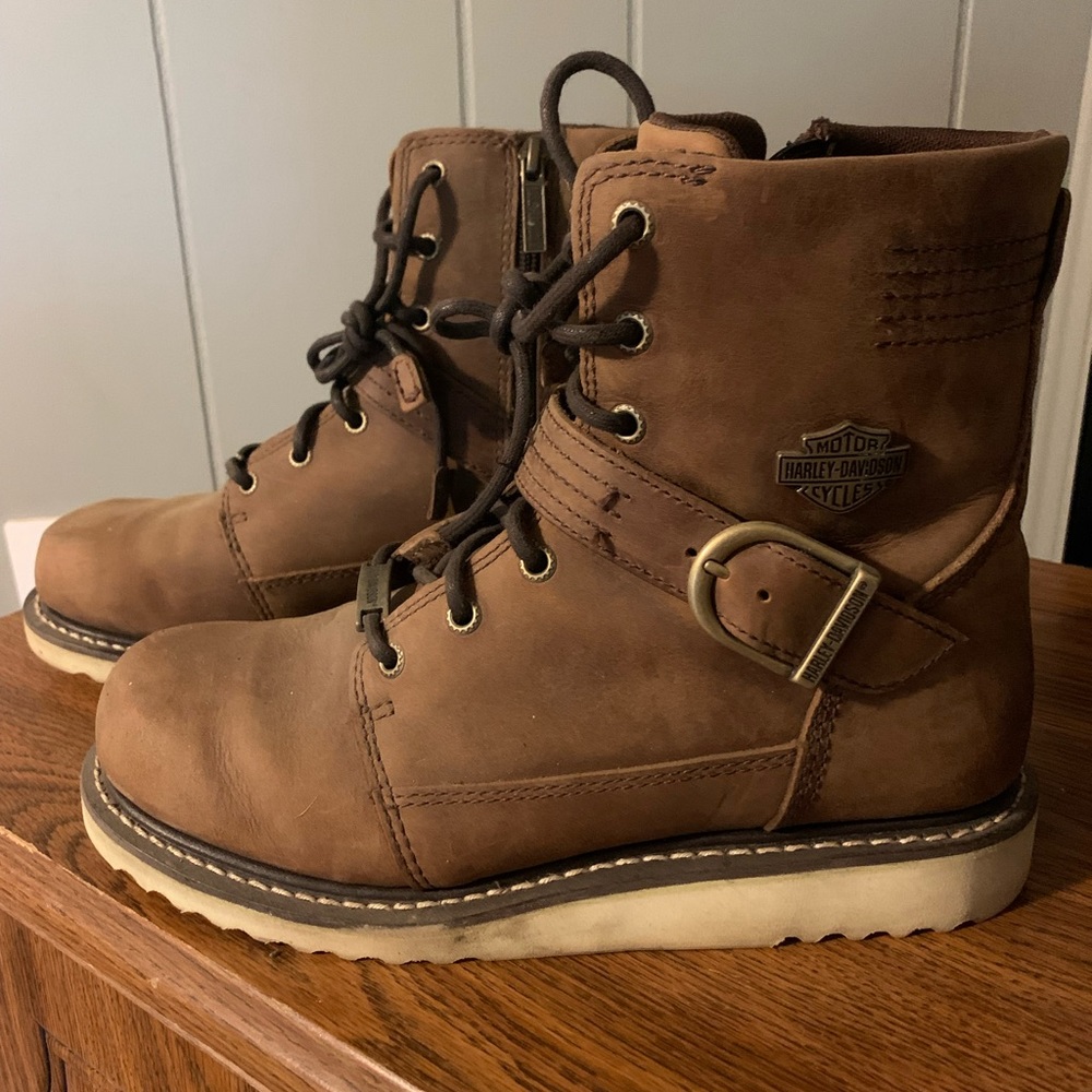 Gently worn Harley Davidson boots - 9.5